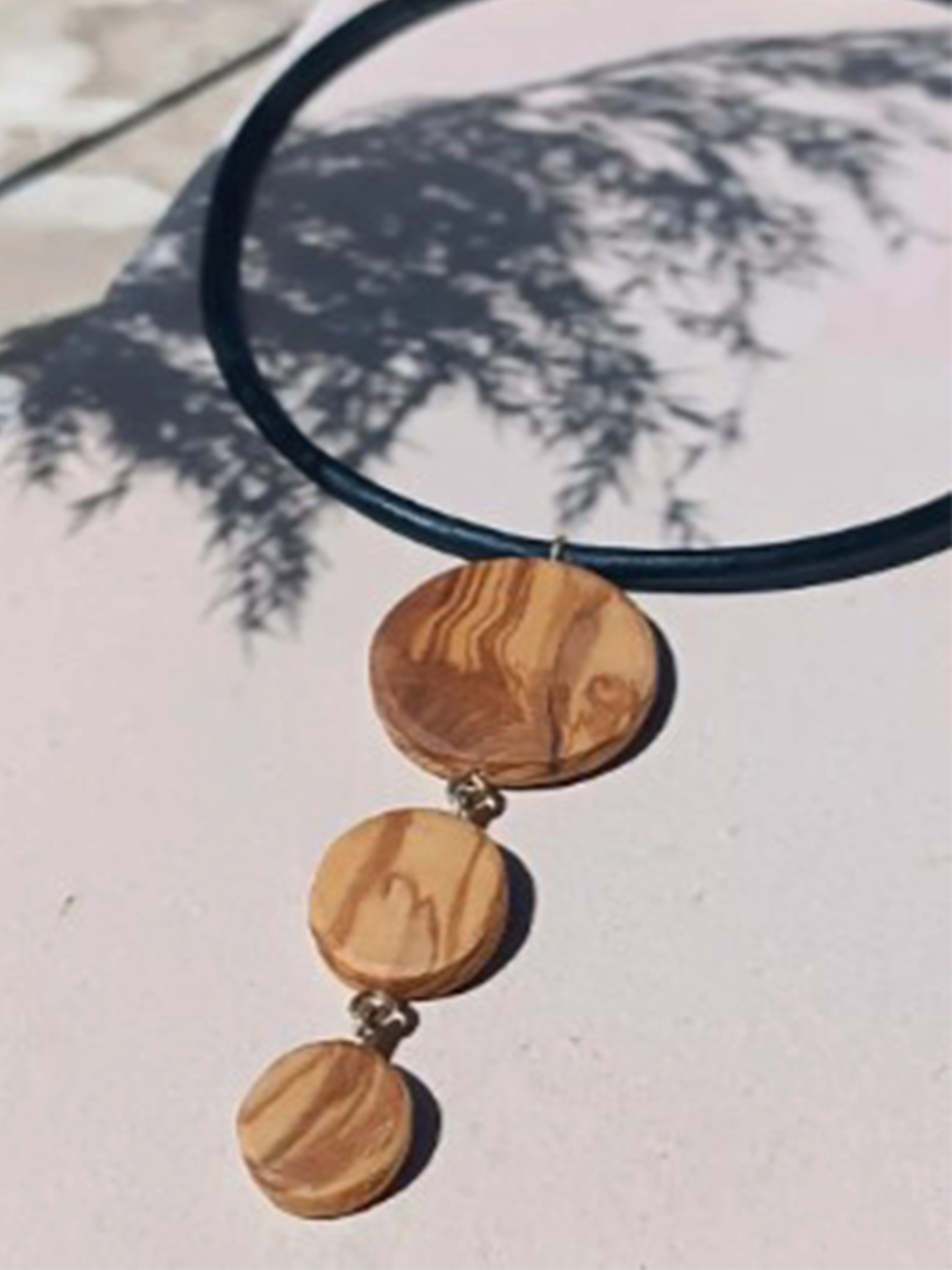 Ciondolo in Essenza di Olivo – Sarah Wood Design